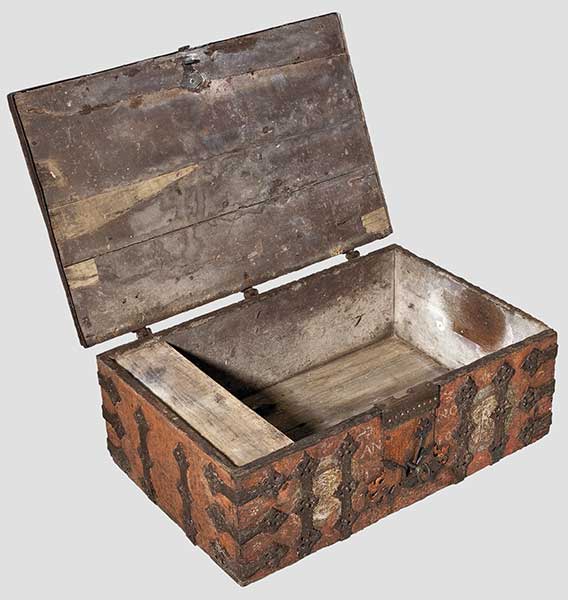 11.5cm Softwood Treasure Chest to DecoratePirate Treasure Chests 