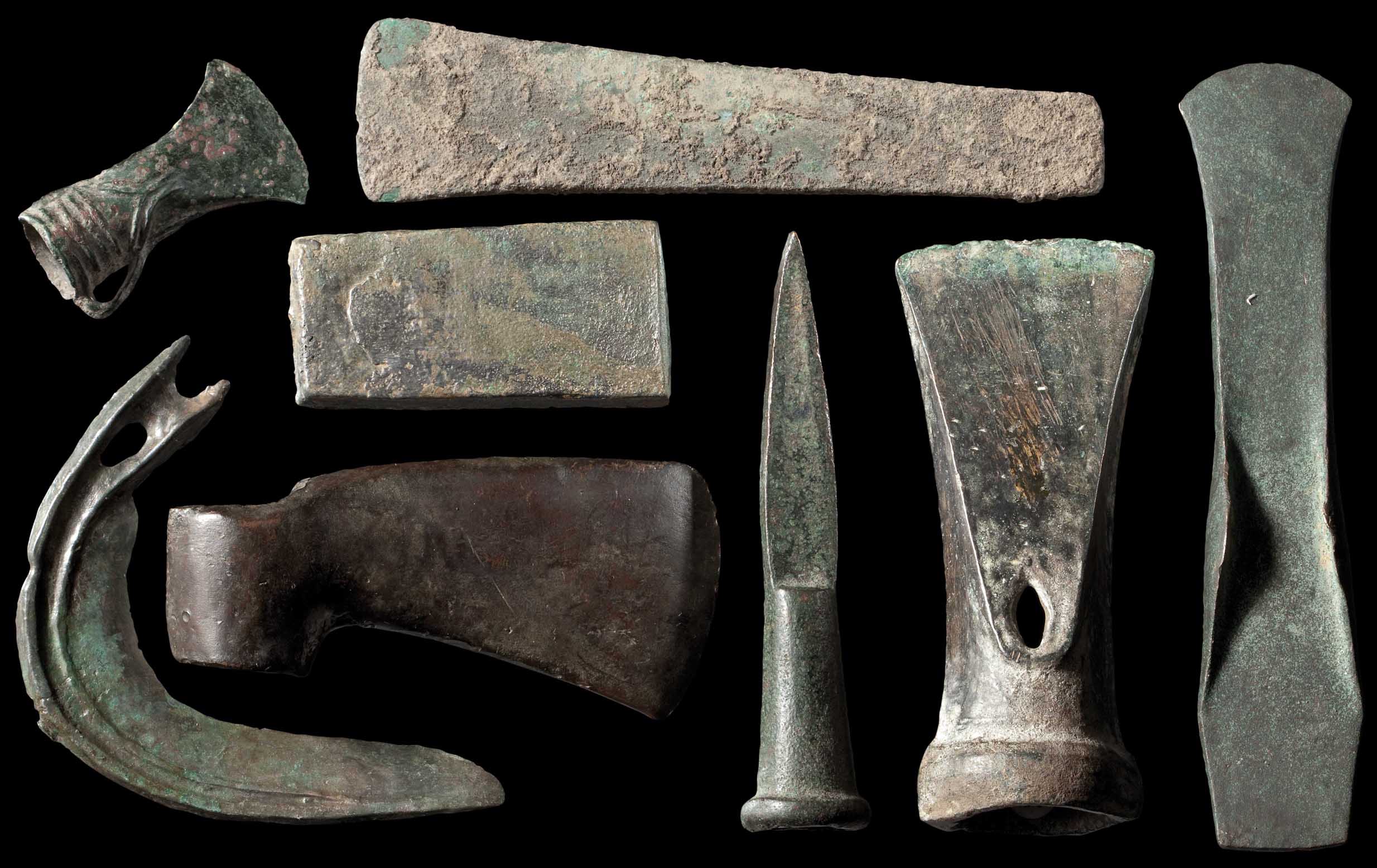 Самый древний металл. Египет бронзовый век. Железный век Ассирия. Находки ранний Железный век. Бронзовые орудия шумеров.